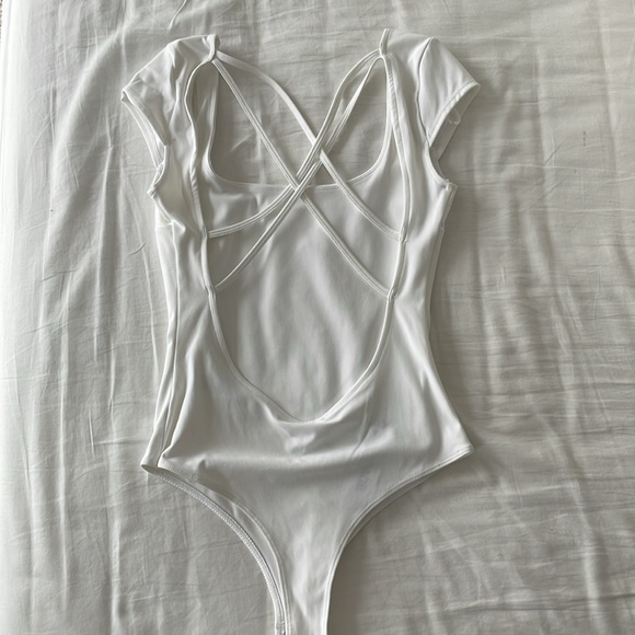 Open-back bodysuit (S) - Picture 2 of 2